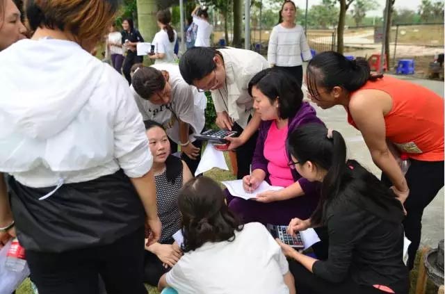 口哨發(fā)令、旗幟落下，比賽的完美呈現(xiàn)，離不開裁判員的辛苦付出，低調(diào)是他們的代名詞