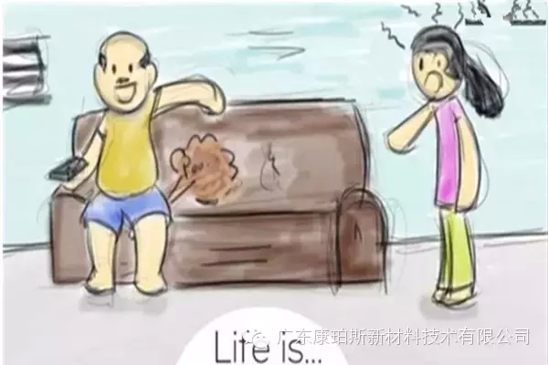 人生就是。。。 妻子已經(jīng)發(fā)火，你卻肆無忌憚地放屁“排毒氣”